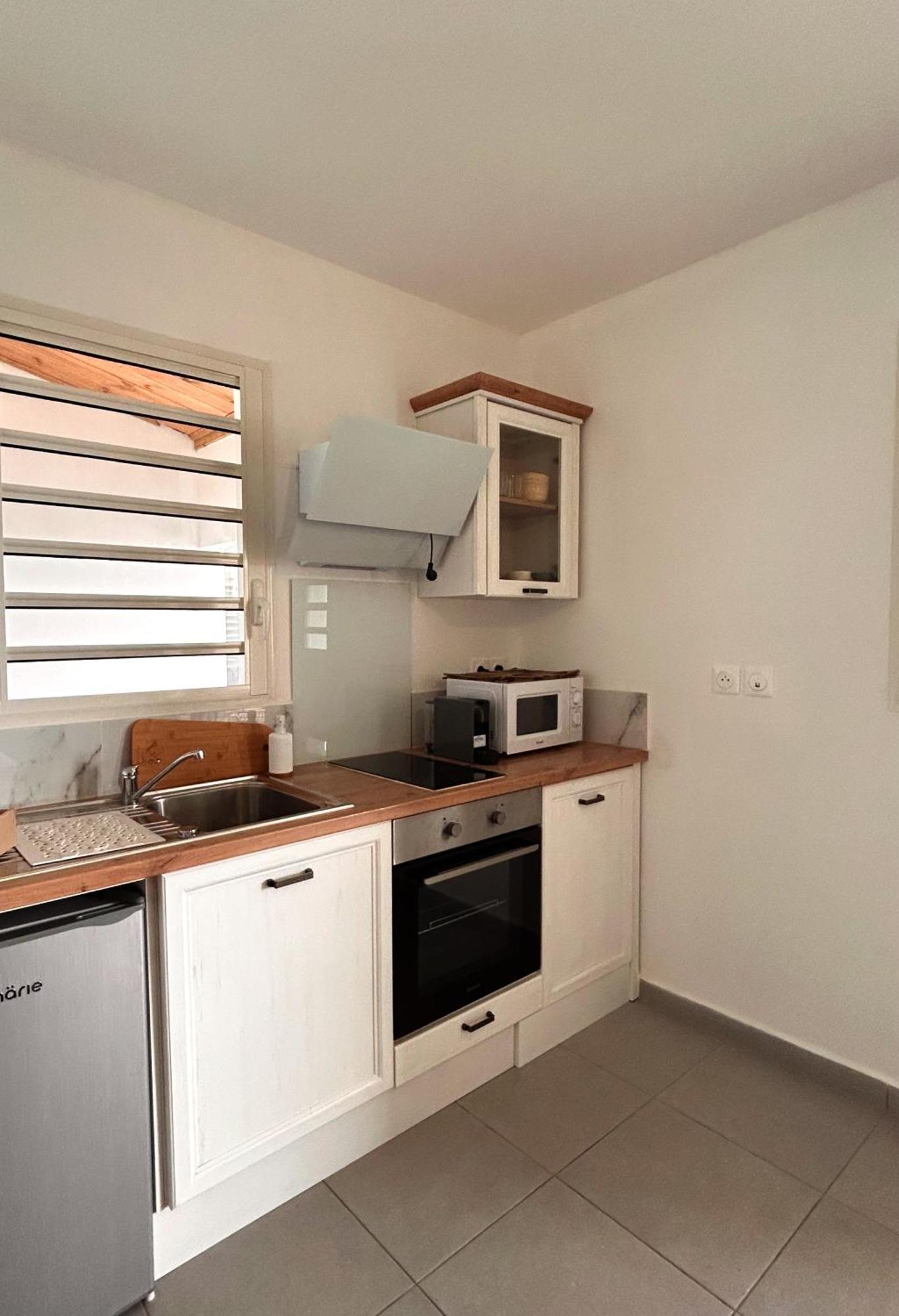 Logement Palmier Sainte-Rose Exteriör bild