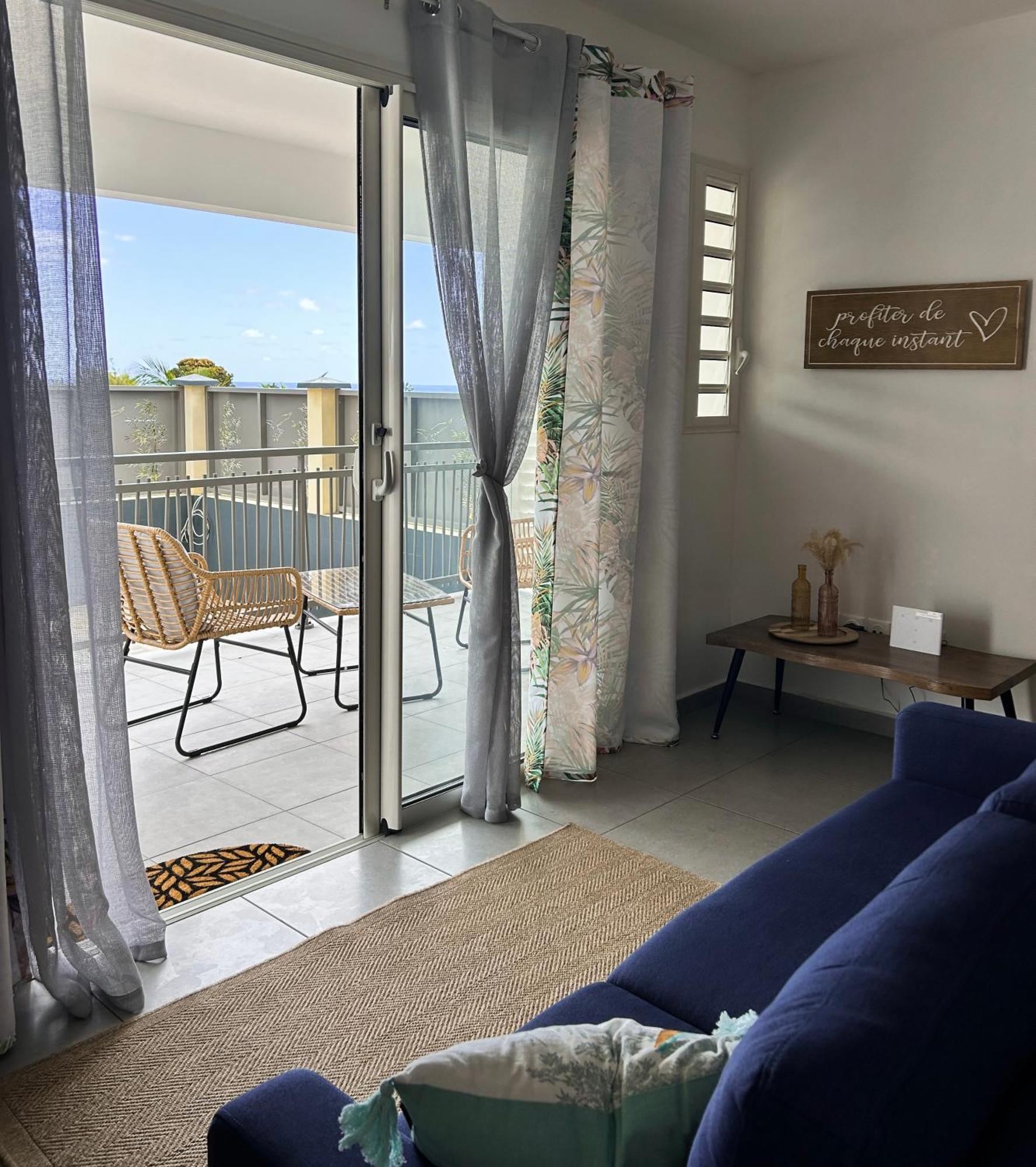 Logement Palmier Sainte-Rose Exteriör bild